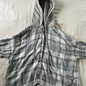 Gray-Hooded Cropped Flannel